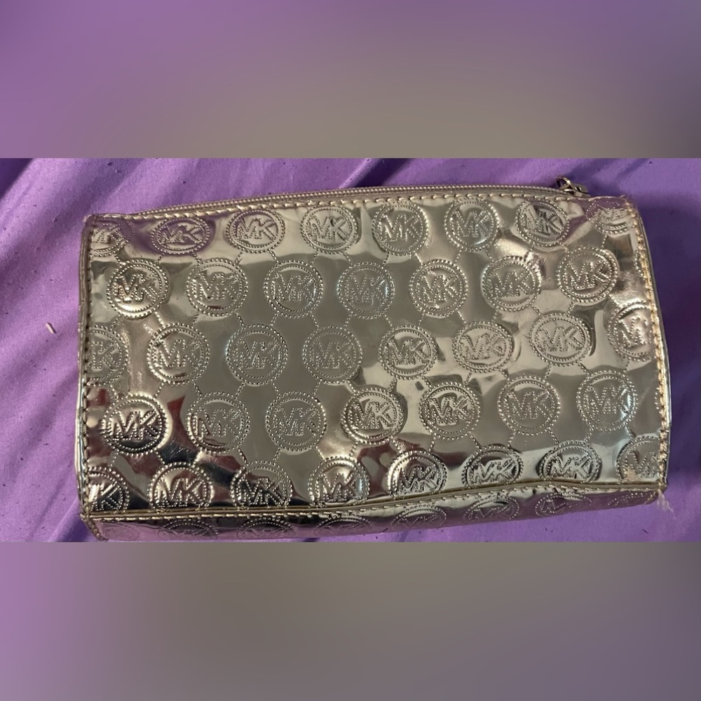 Small Michael Kors make up bag, missing keychain